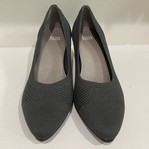 Eileen Fisher Shoes Womens Size 9.5 Gray Kiss Stretch Knit Pump
